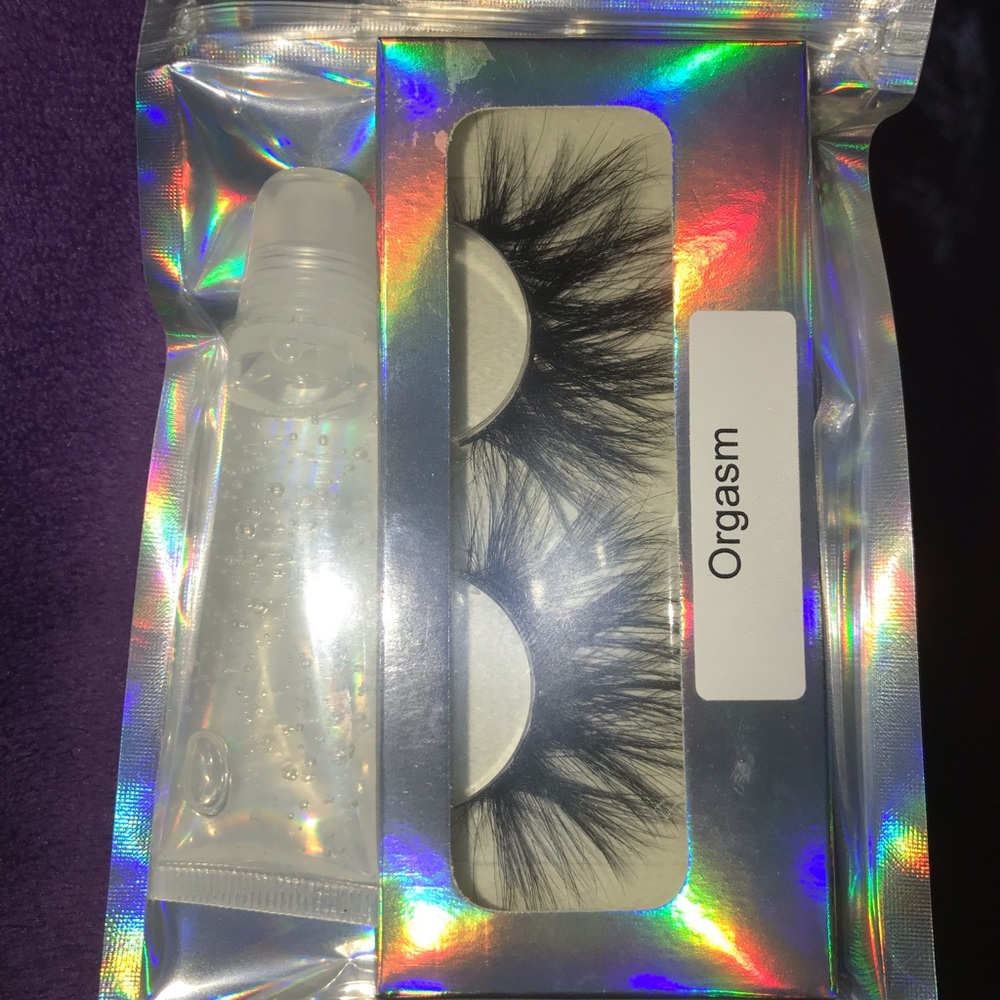 Lip gloss and lashes